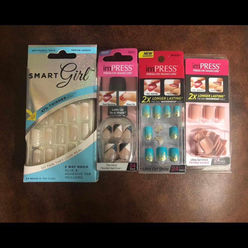 4 sets of press/on nails